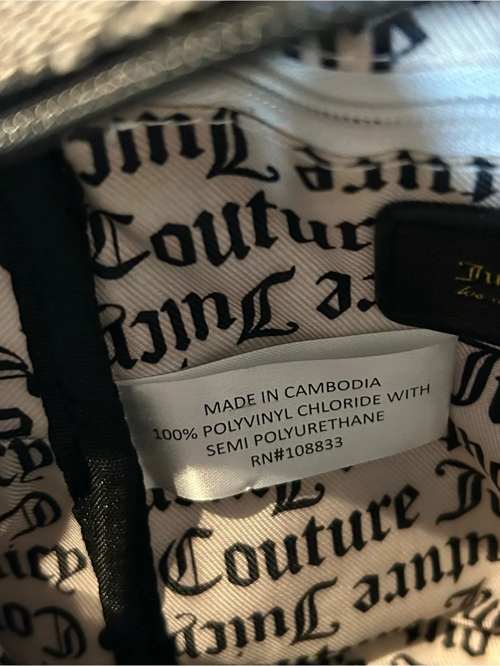 Juicy Couture compact juicy
